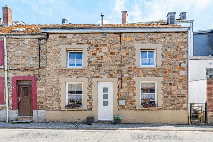 2-bedroom house near the centre of Saint-Hubert