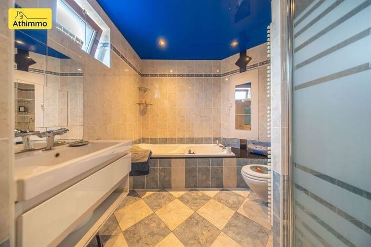 Maison 3f., 3ch. + dressing. Faire offre àpd 299.000€