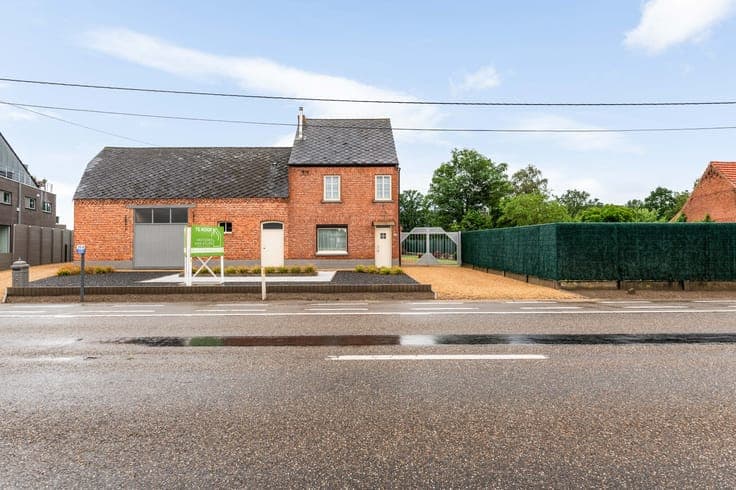 Te moderniseren woning met tal van mogelijkheden op centr...