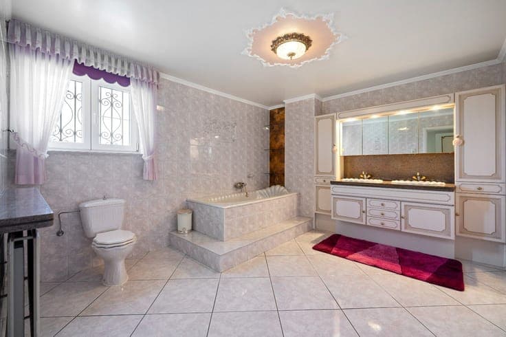 Spacious and Comfortable Semi-Detached House with Garden, Ga