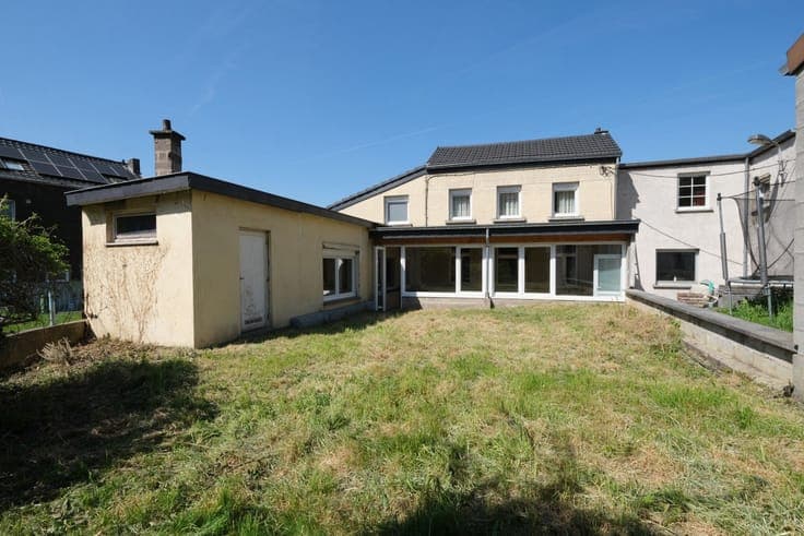 House 2 BR. with veranda and quiet garden in Angleur