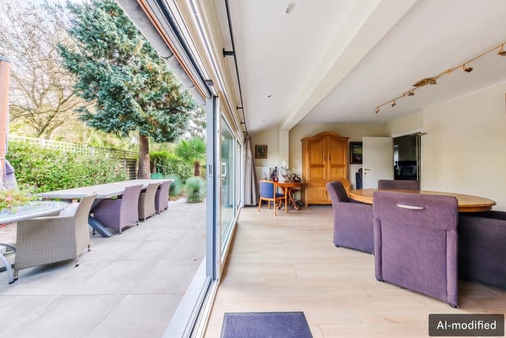 Spacious bungalow-style villa