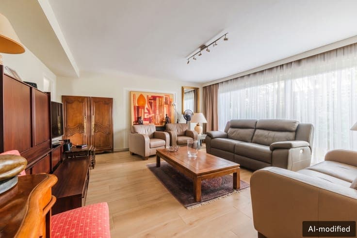 Spacious bungalow-style villa