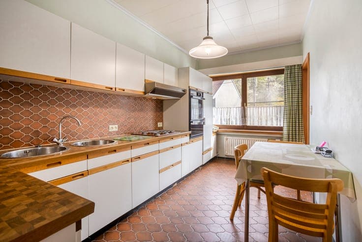 Apartment to be fully renovated with warehouse in Hoeilaart