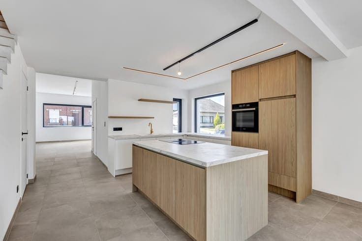 Fully renovated 3-bedroom home with a garden