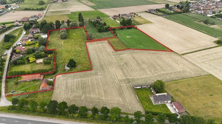 Hoeve op ruim 2,3 ha in Ardooie
