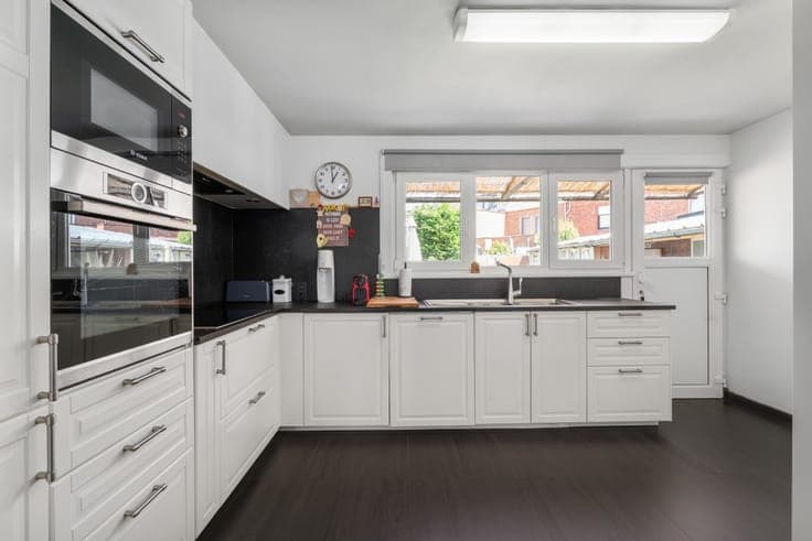 Semi-detached home with garden in Machelen