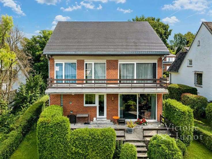 Kraainem: Proximity to Stockel - 5-bedroom Villa