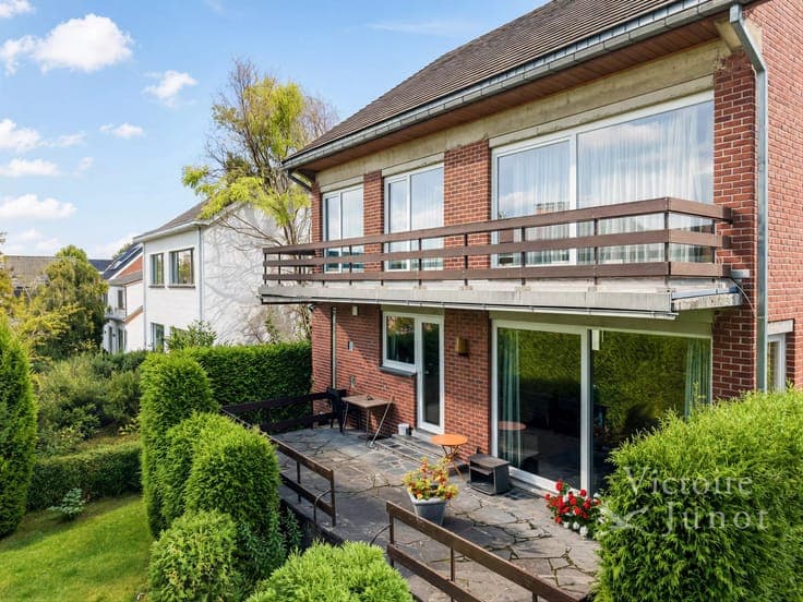 Kraainem: Proximity to Stockel - 5-bedroom Villa