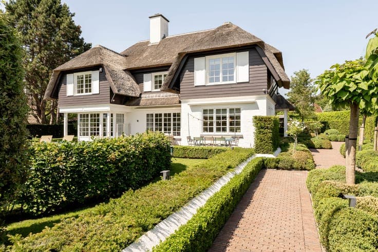 Move-in ready villa with luxurious finishes...