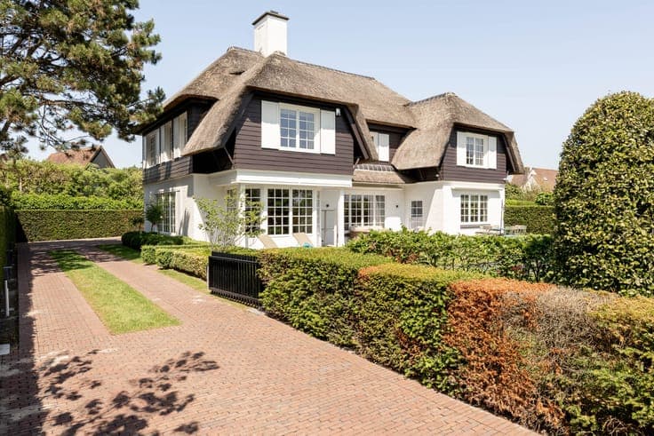 Move-in ready villa with luxurious finishes...
