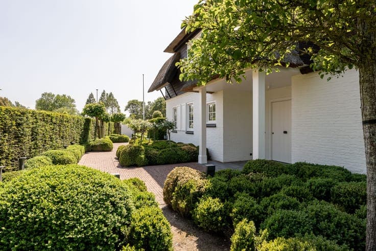 Move-in ready villa with luxurious finishes...
