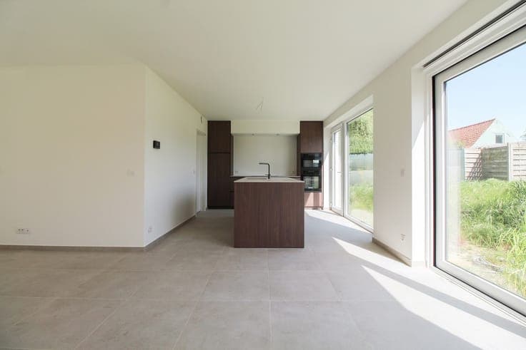 Hectaar bouwt alleenstaande woning in het rustige Meulebeke