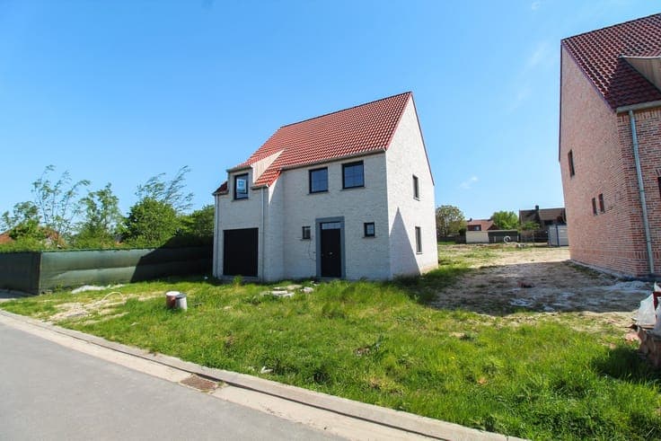 Hectaar bouwt alleenstaande woning in het rustige Meulebeke
