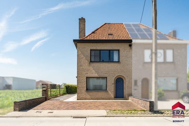 Spacious semi-open-plan home for sale in Deerlijk