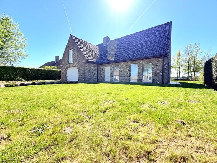 Exclusieve eigendom met 4 slaapkamers (5682m²)
