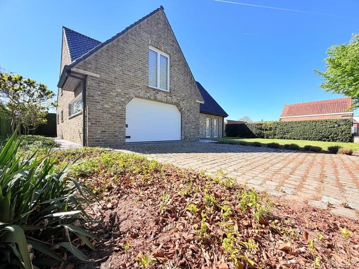 Exclusieve eigendom met 4 slaapkamers (5682m²)