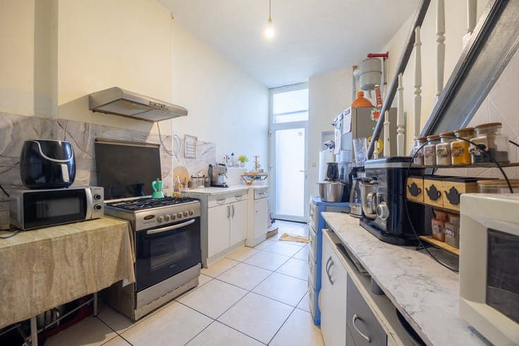 Two-sided house – 4 bedrooms with a courtyard in Charleroi
