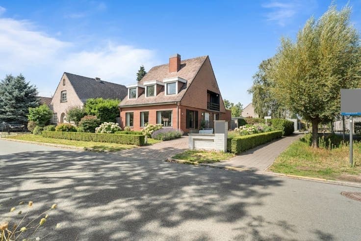 Karaktervolle woning OB - 5 slpkmrs - stadsrand Lokeren.