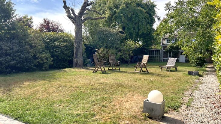 Belle Villa 295m² - 5 ch - localisation 100% - beau jardin
