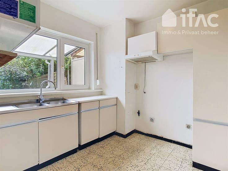 House with garage, 3 bedrooms & lovely garden