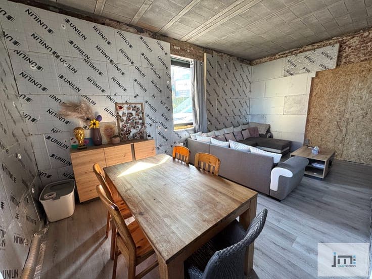 Ruime gezinswoning met tal van mogelijkheden op een perce...