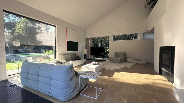 Villa with 4 bedrooms, office, gar, full basement and garden