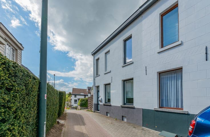 Semi-detached house to renovate in Sint-Genesius-Rode