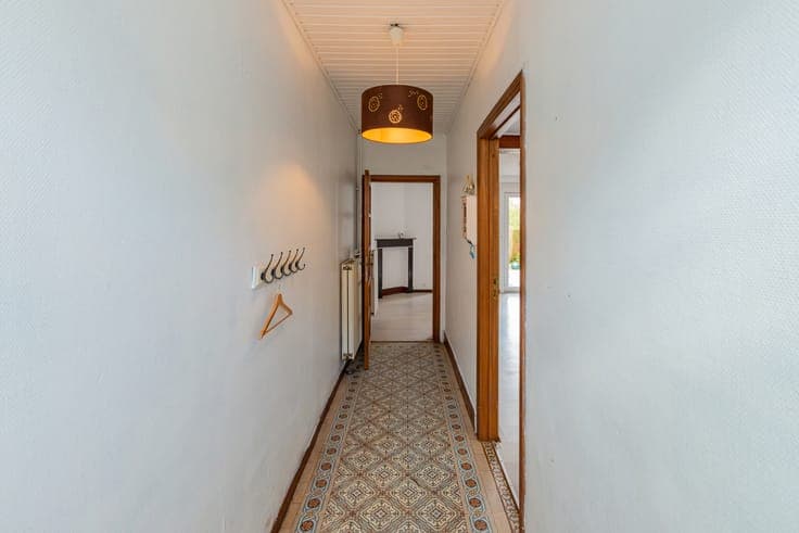 Semi-detached house to renovate in Sint-Genesius-Rode