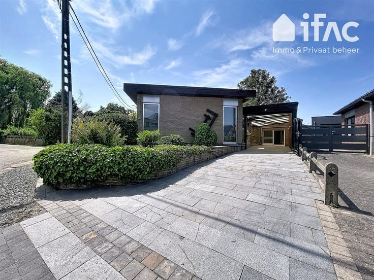 Perfectly maintained bungalow in a dead-end street