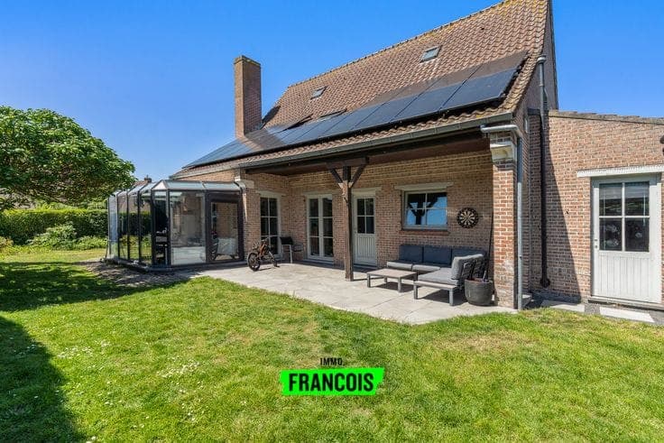 Country villa in a quiet location in Bredene