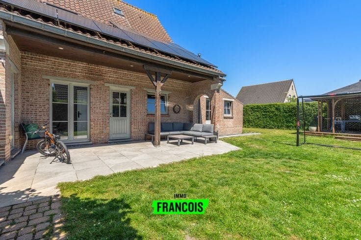 Country villa in a quiet location in Bredene