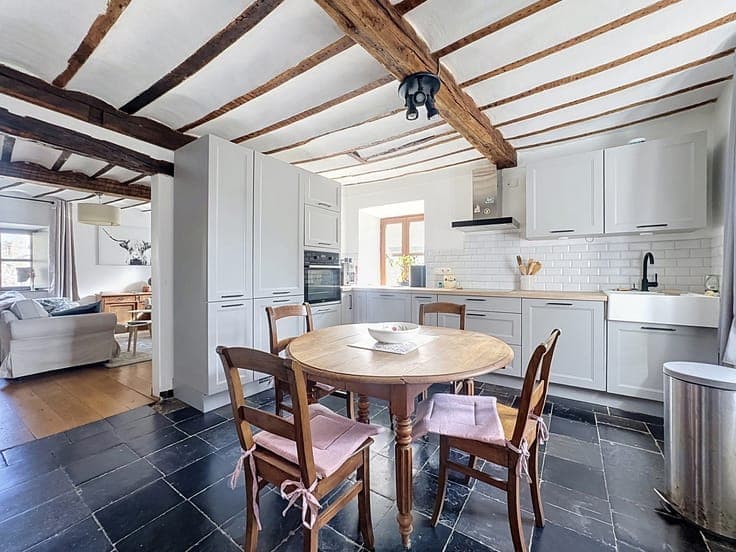 Charmante maison 2 chambres à vendre à Awan