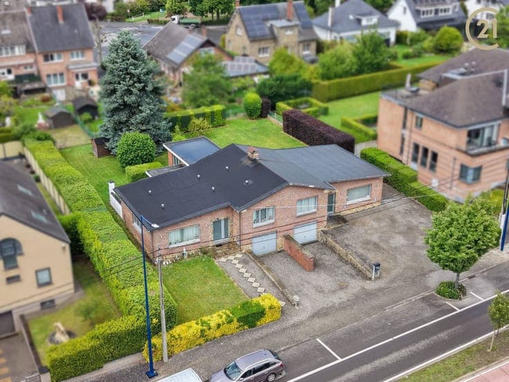 Immeuble idéalement situé sur la chaussée principale de Boug