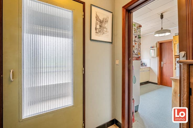 Landelijke te renoveren halfopen gelijkvloerse woning met...
