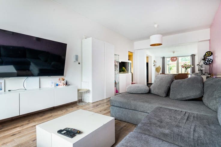 Top gelegen, gerenoveerde woning met 4 à 5 slpk. en zuid-...