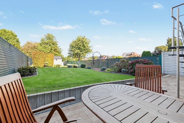 Ruime gezinswoning met 265 m² woonoppervlakte, dubbele ga...