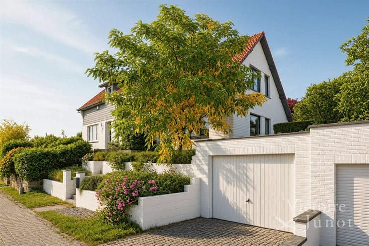 Charming house with large garden and garage