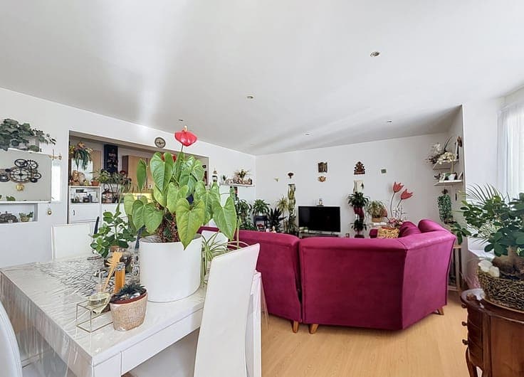 JETTE - Investment property with 5 units + retail space