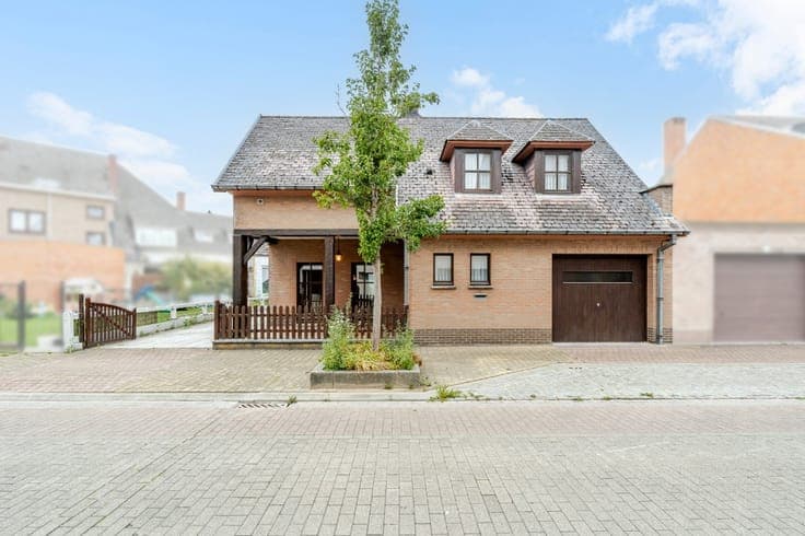 Spacious semi-detached family home in Welle