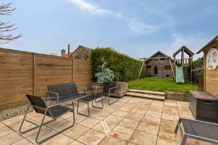 Gerenoveerde halfopen woning met tuin en carport in Ingel...