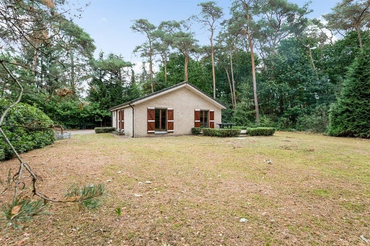 Charming bugalow on spacious plot