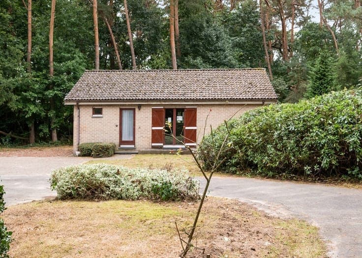 Charming bugalow on spacious plot