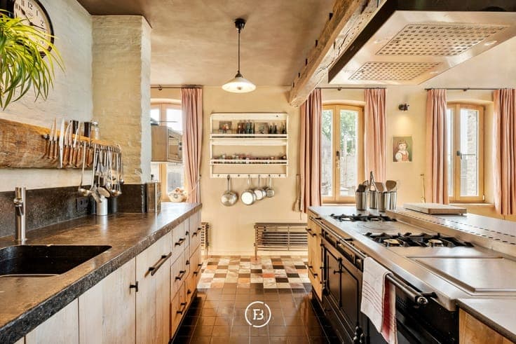 Exclusive farmhouse on 5.5 hectares in the Flemish Ardennes