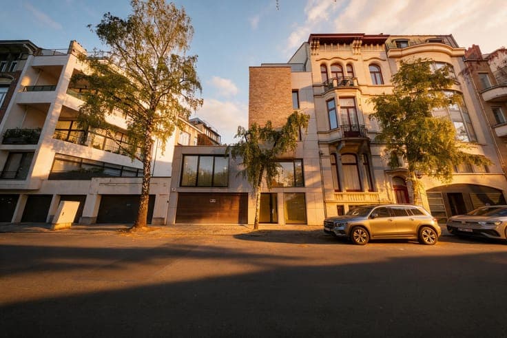 New Contemporary House – Brugmann District