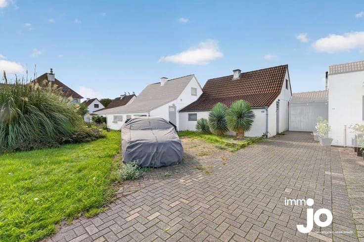 A cosy property in Bredene with 3 bedrooms, a spacious, l...