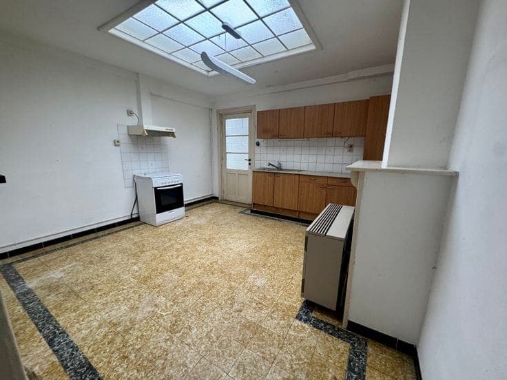 House to renovate with possibility for 3 bedrooms in Roesel…