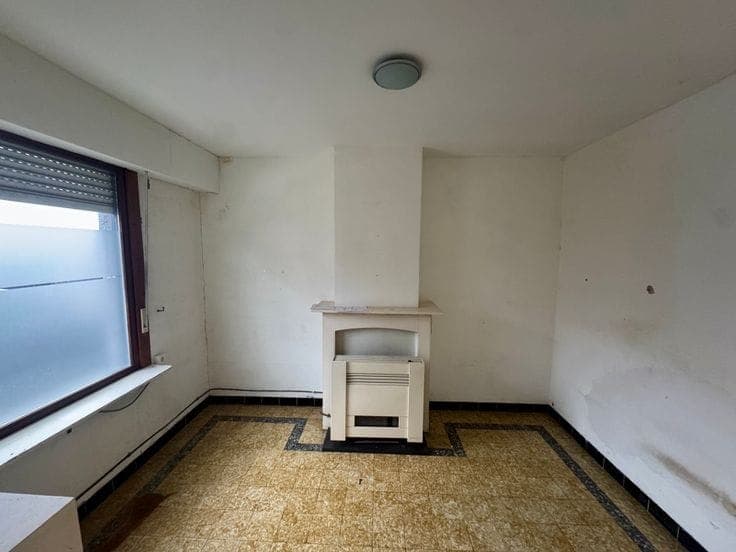 House to renovate with possibility for 3 bedrooms in Roesel…