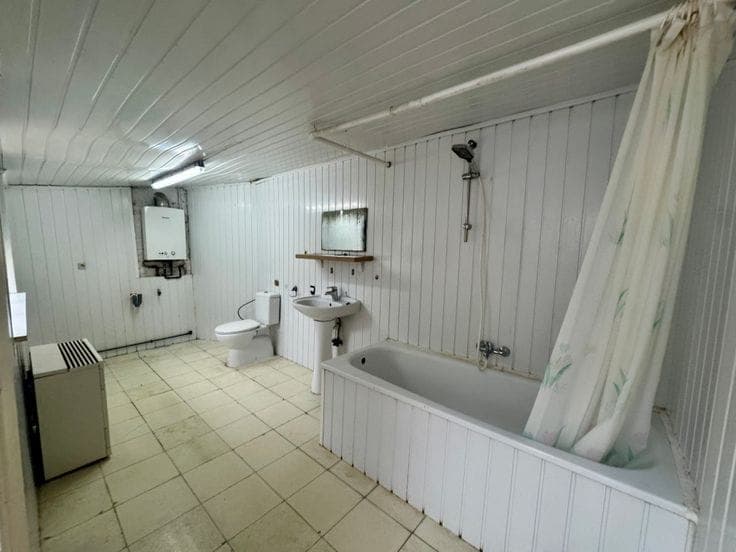 House to renovate with possibility for 3 bedrooms in Roesel…