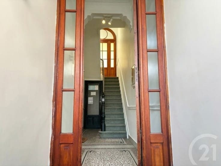 CINQUANTENAIRE - house with 3 flats / good condition